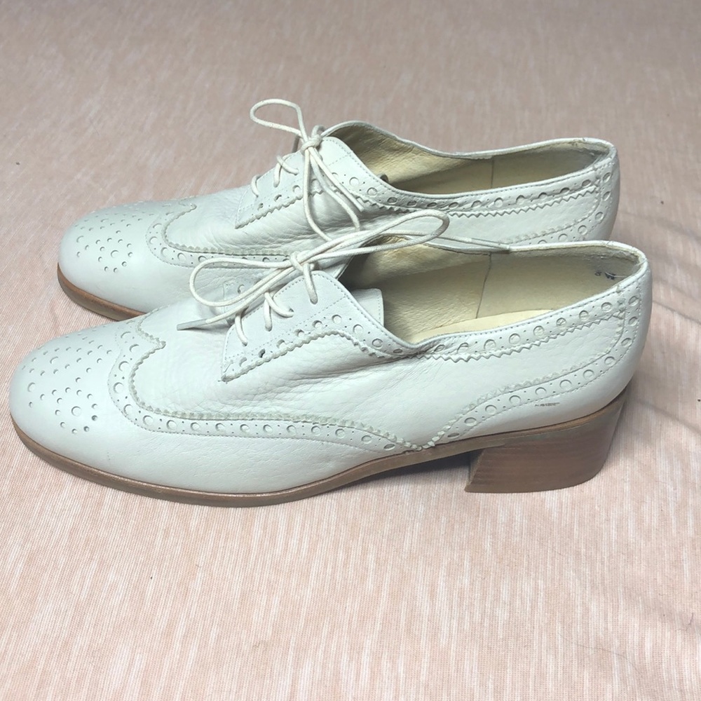 Stuart weitzman White Leather Oxford shoes